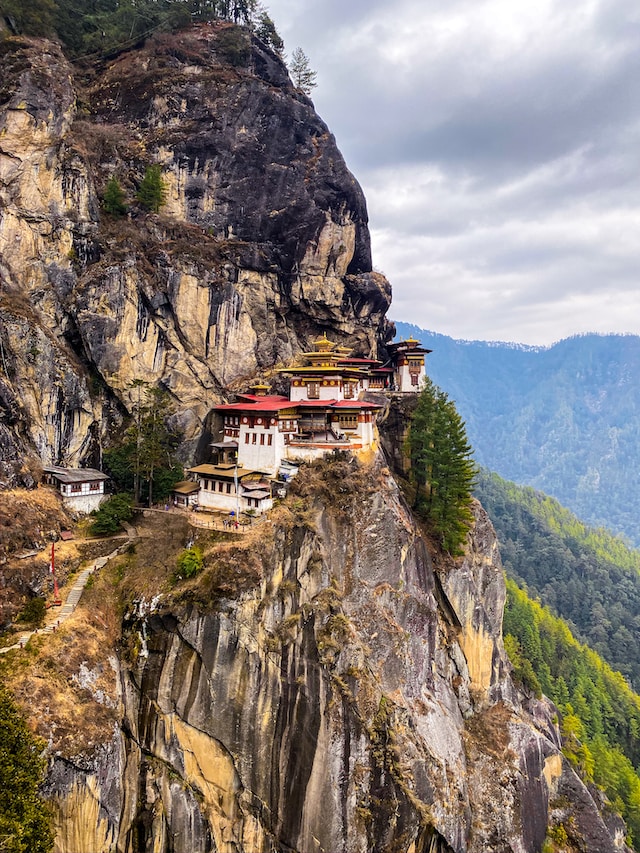 Bhutan Travel tips and ideas whitesky travel agency in dubai